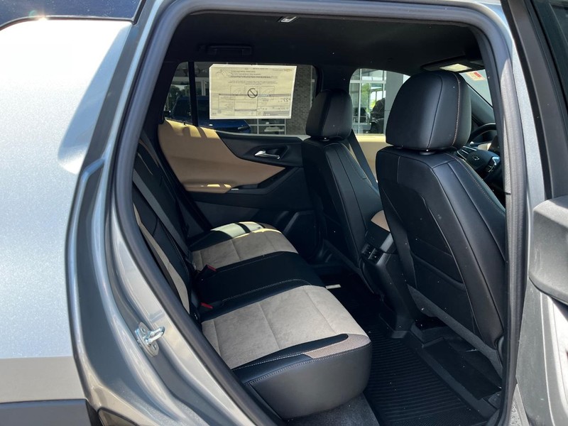 Chevrolet Equinox Vehicle Image 04