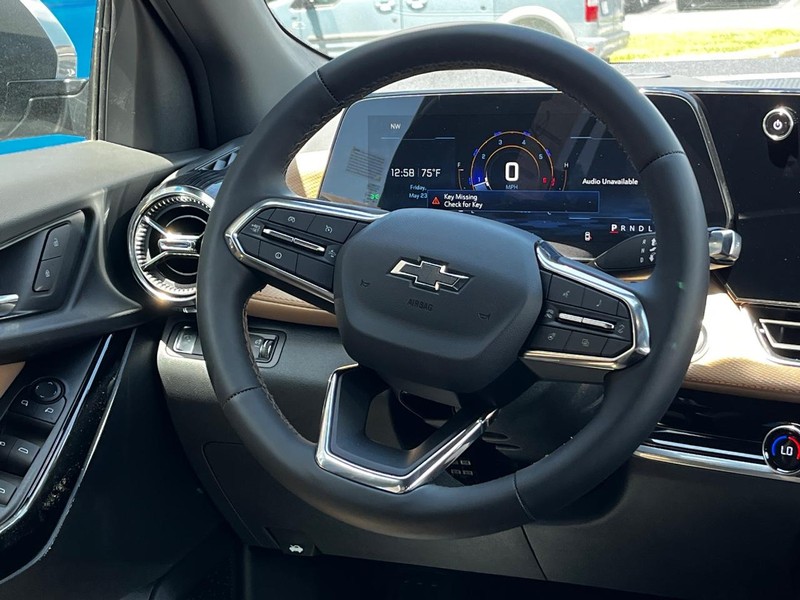 Chevrolet Equinox Vehicle Image 06
