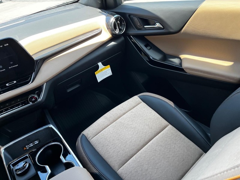 Chevrolet Equinox Vehicle Image 07