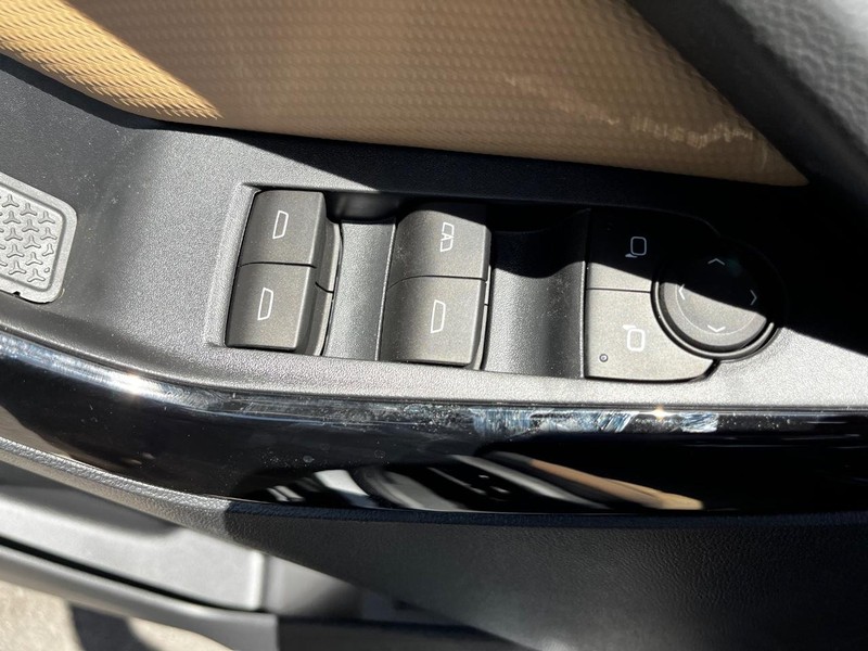 Chevrolet Equinox Vehicle Image 08