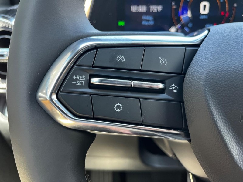 Chevrolet Equinox Vehicle Image 10