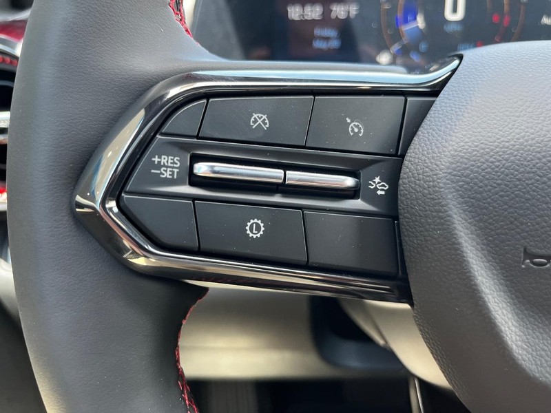 Chevrolet Equinox Vehicle Image 11