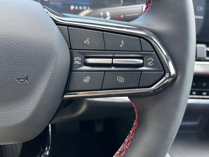 Chevrolet Equinox Vehicle Image 12