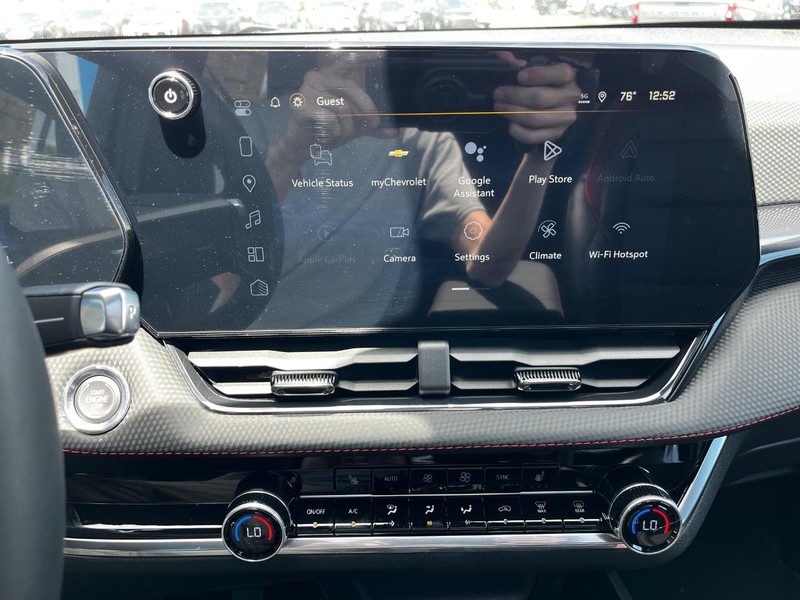 Chevrolet Equinox Vehicle Image 15