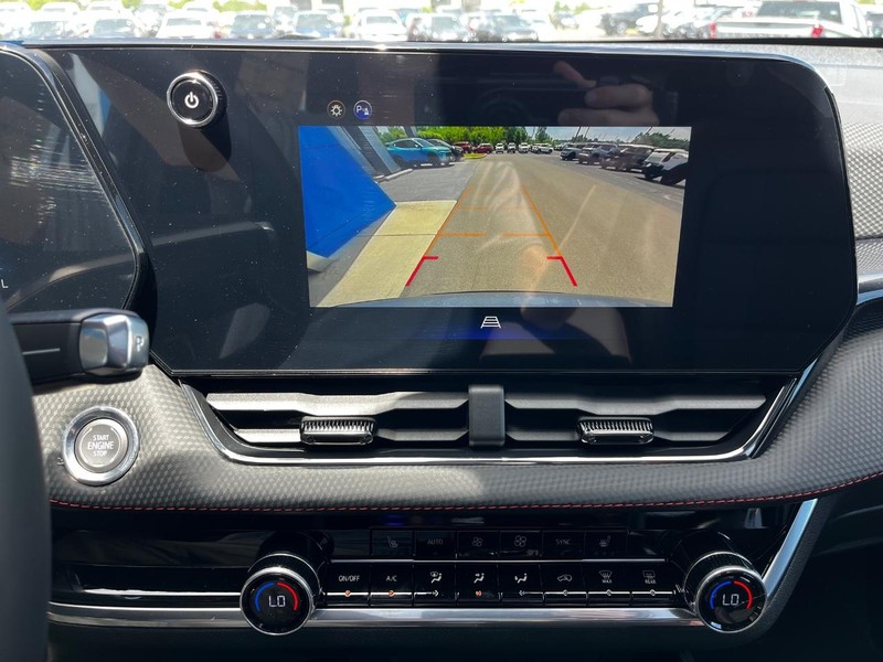 Chevrolet Equinox Vehicle Image 16