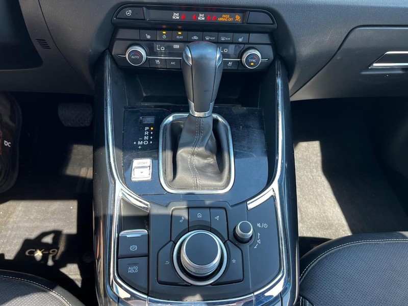 Mazda CX-9 Vehicle Image 22