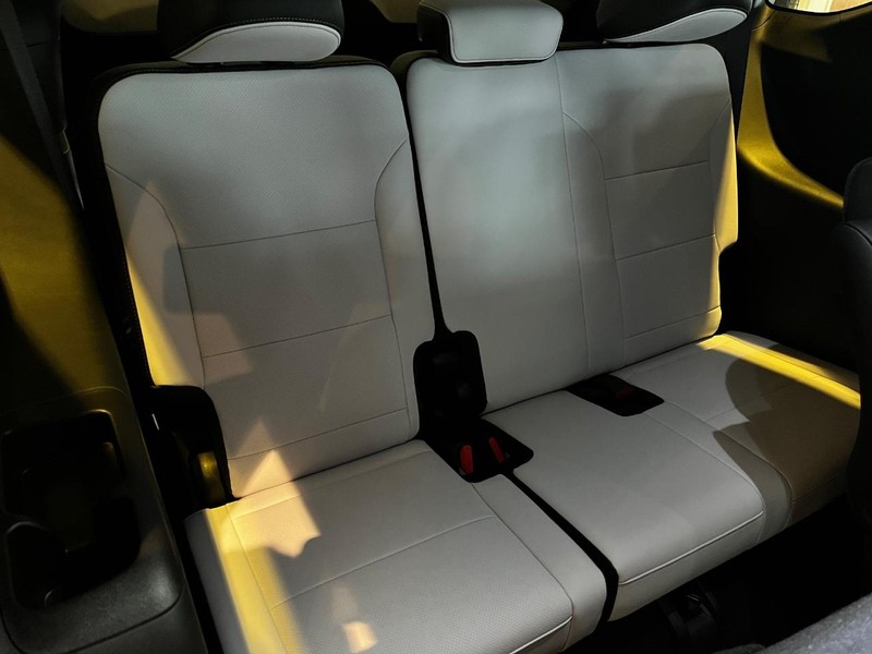 Chevrolet Traverse Vehicle Image 05