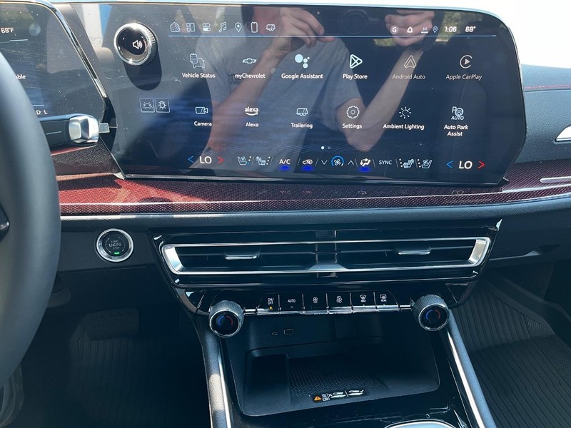 Chevrolet Traverse Vehicle Image 16