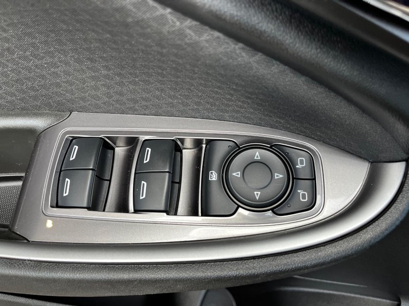 Chevrolet Malibu Vehicle Image 14
