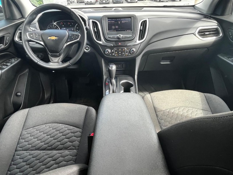Chevrolet Equinox Vehicle Image 11