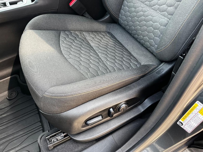 Chevrolet Equinox Vehicle Image 15