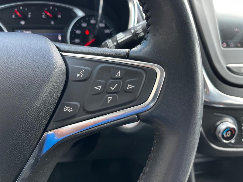 Chevrolet Equinox Vehicle Image 17