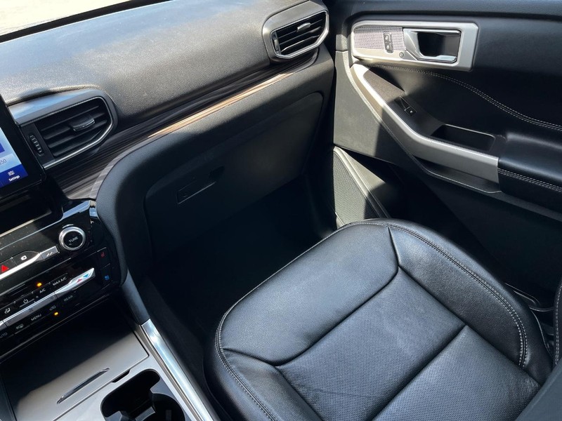 Ford Explorer Vehicle Image 16