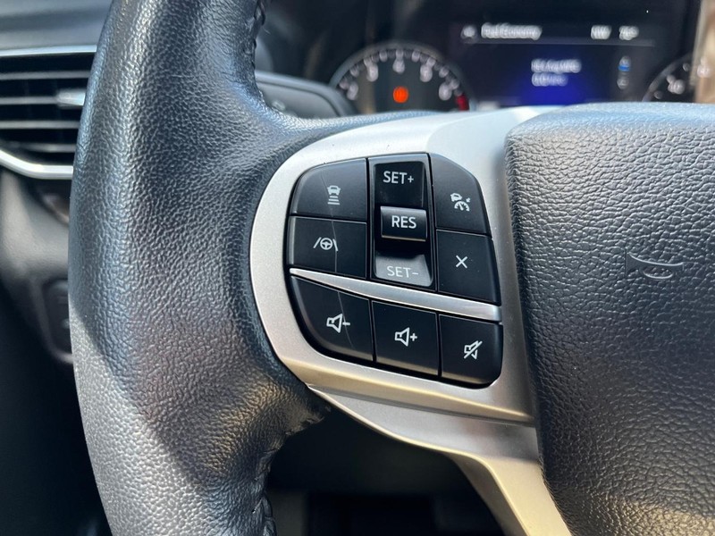 Ford Explorer Vehicle Image 19