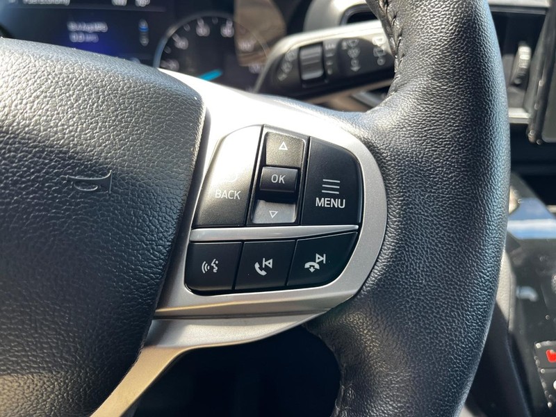 Ford Explorer Vehicle Image 20