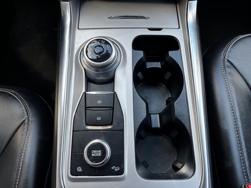 Ford Explorer Vehicle Image 22