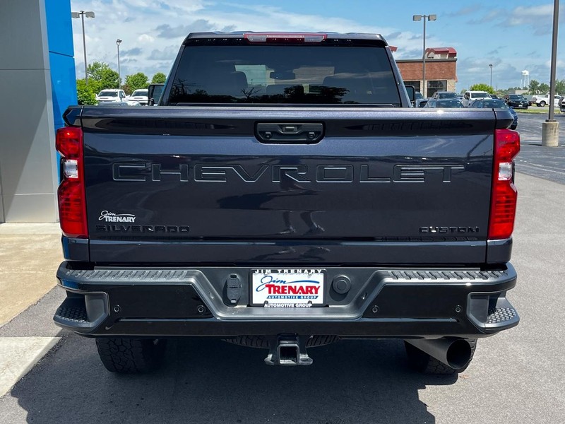 Chevrolet Silverado 2500HD Vehicle Image 04