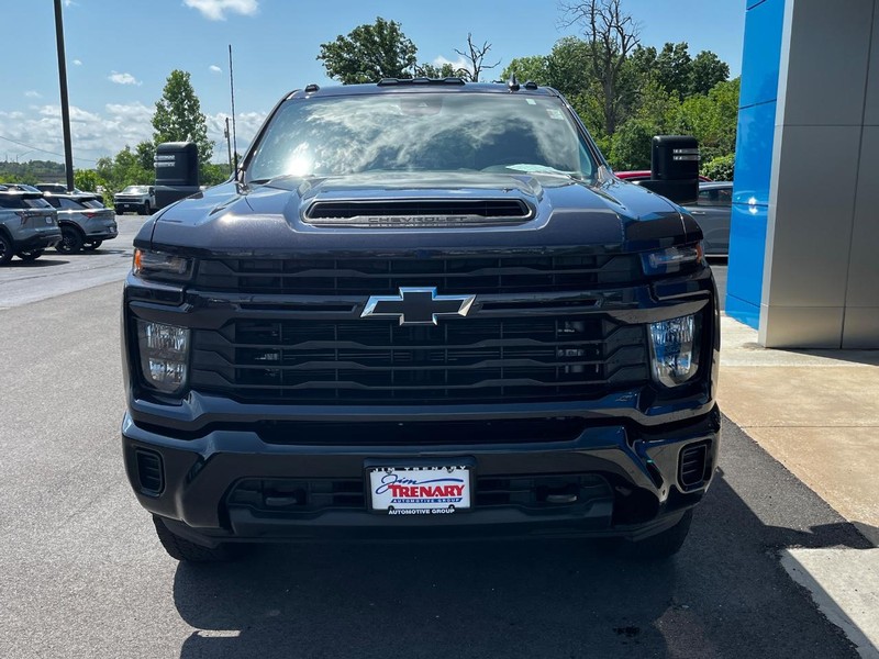 Chevrolet Silverado 2500HD Vehicle Image 09