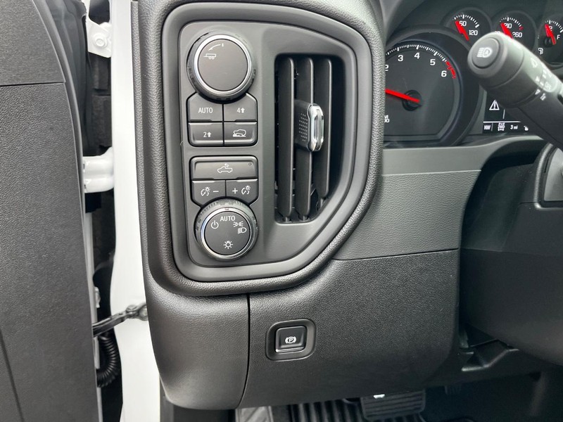 Chevrolet Silverado 1500 Vehicle Image 10