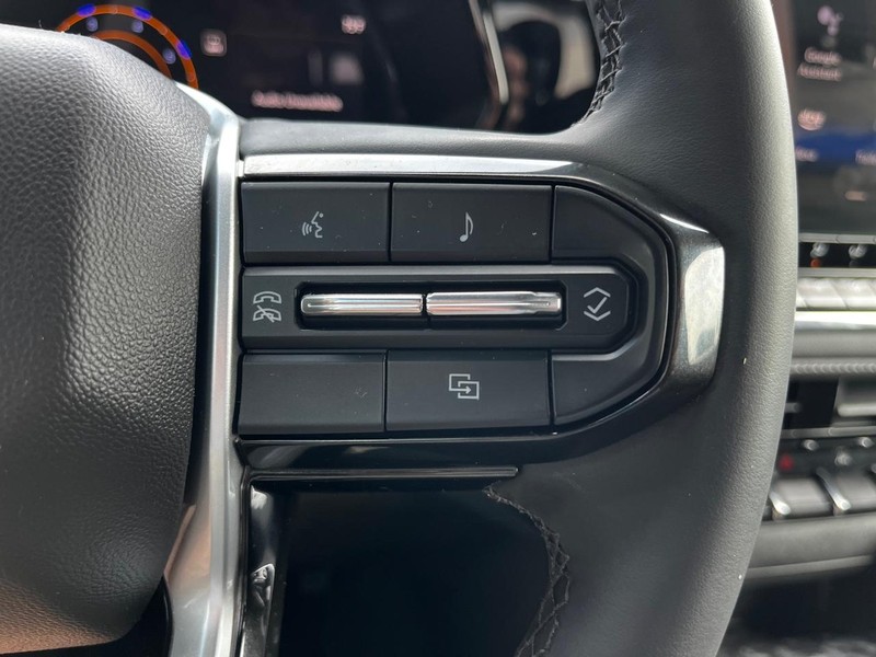 Chevrolet Colorado Vehicle Image 10
