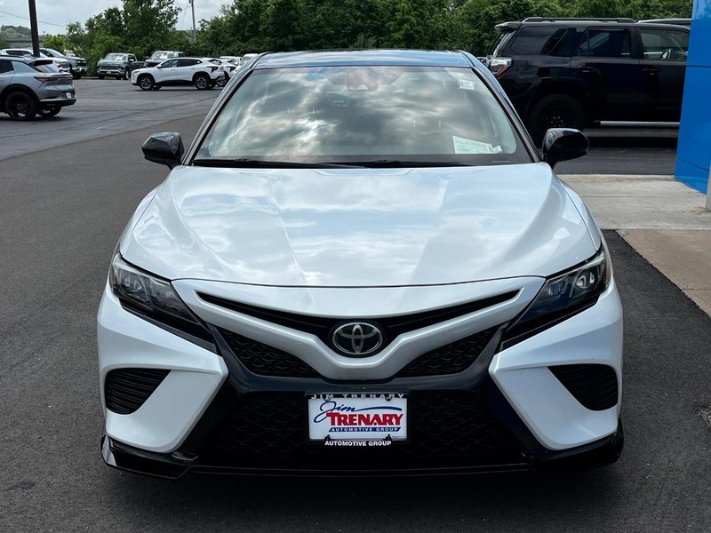 Toyota Camry Vehicle Image 09