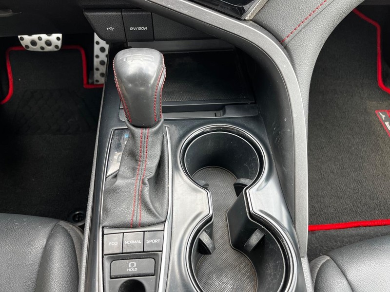 Toyota Camry Vehicle Image 19
