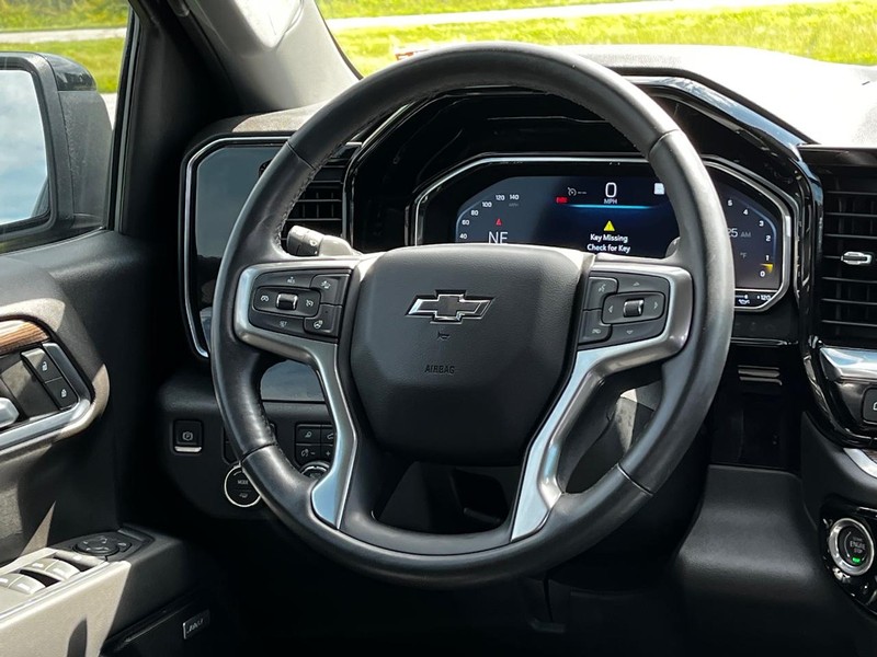 Chevrolet Silverado 1500 Vehicle Image 12