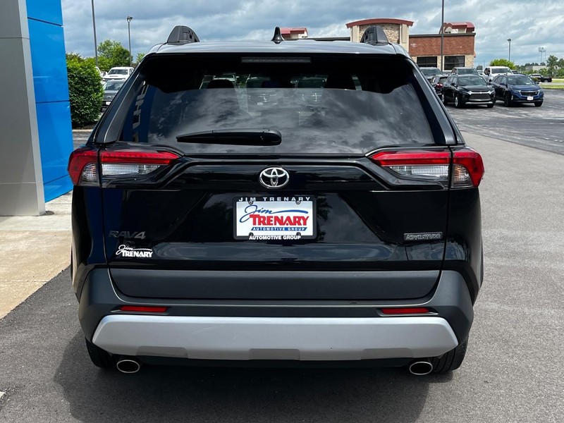 Toyota RAV4 Vehicle Image 04