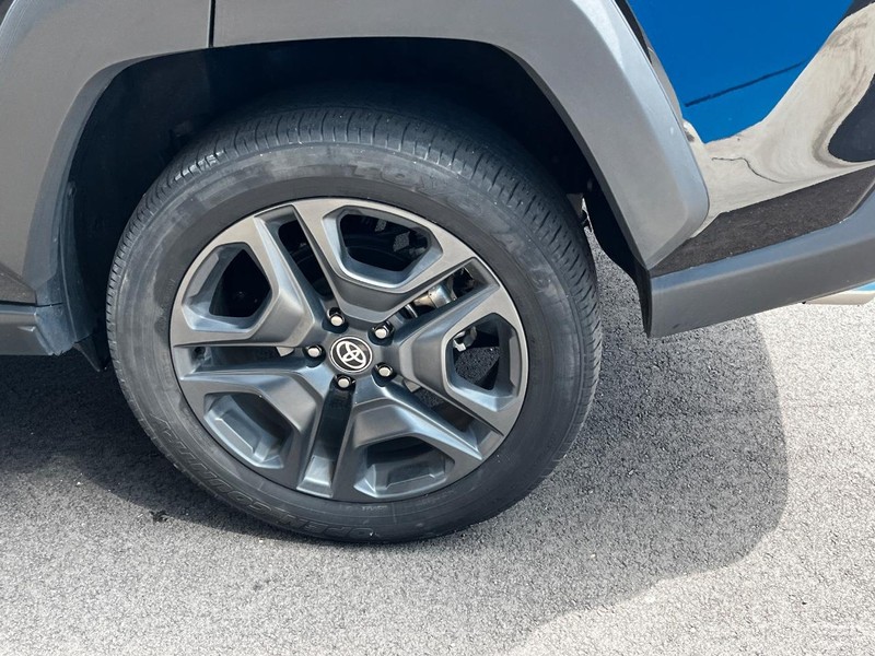 Toyota RAV4 Vehicle Image 07