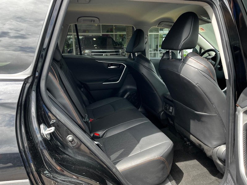 Toyota RAV4 Vehicle Image 10