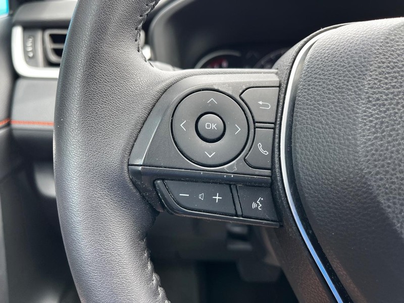 Toyota RAV4 Vehicle Image 16