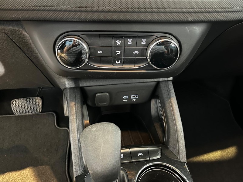 Chevrolet TrailBlazer Vehicle Image 13