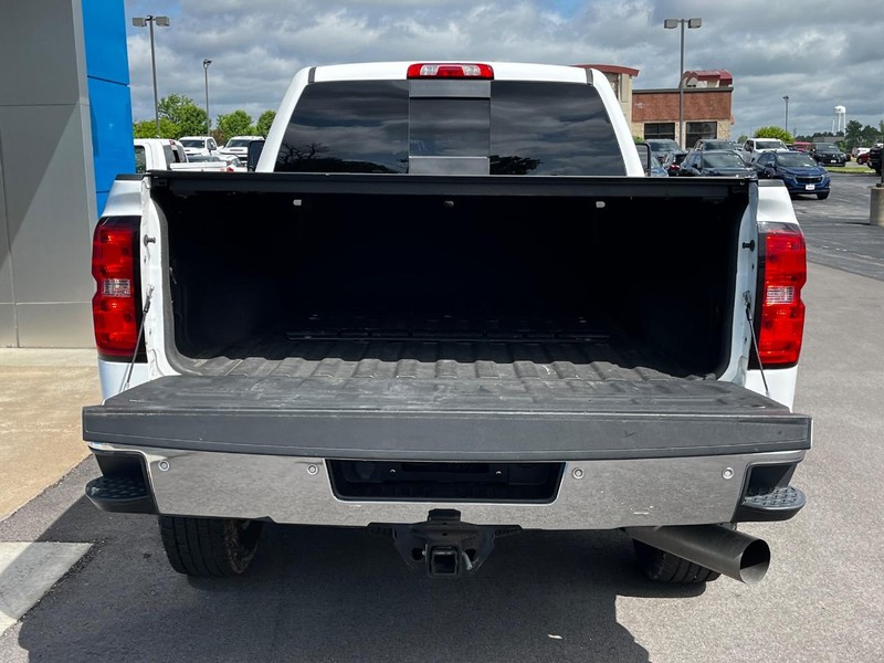 Chevrolet Silverado 3500HD Built After Aug 14 Vehicle Image 05