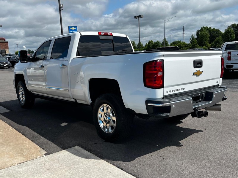 Chevrolet Silverado 3500HD Built After Aug 14 Vehicle Image 06