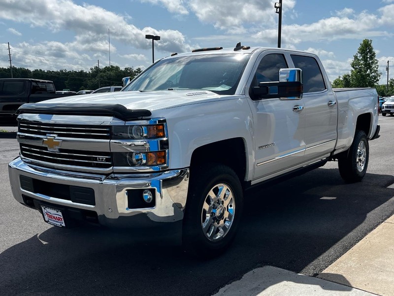 Chevrolet Silverado 3500HD Built After Aug 14 Vehicle Image 08
