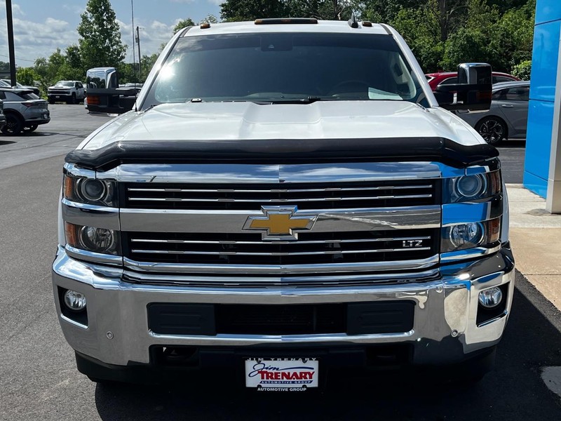 Chevrolet Silverado 3500HD Built After Aug 14 Vehicle Image 09