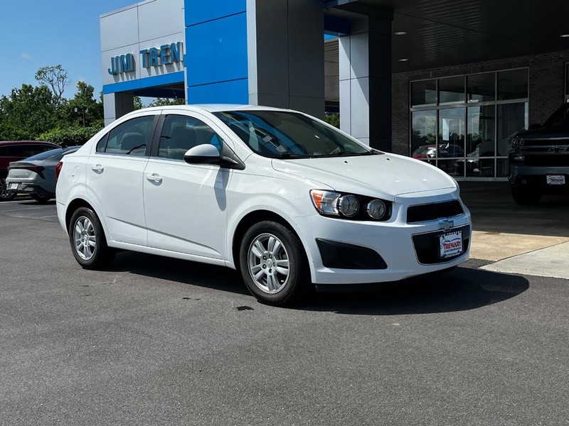 Chevrolet Sonic Vehicle Image 02