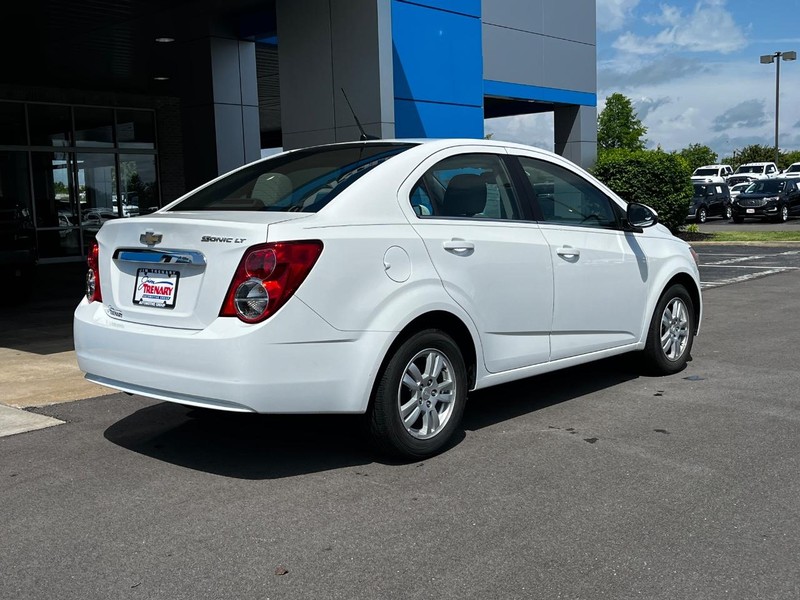 Chevrolet Sonic Vehicle Image 03