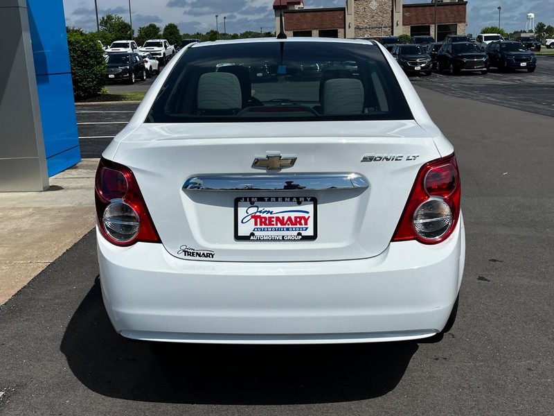 Chevrolet Sonic Vehicle Image 04