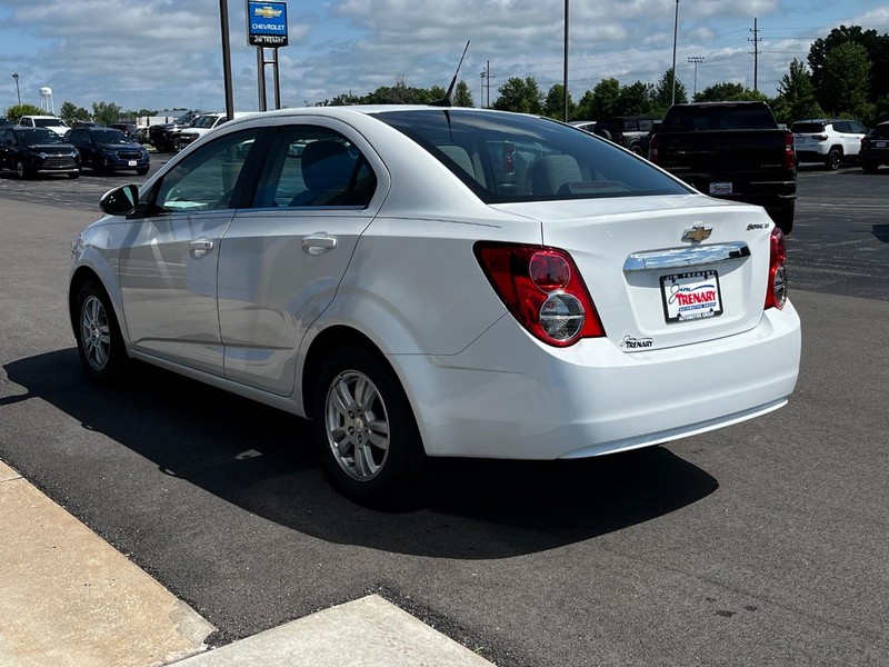 Chevrolet Sonic Vehicle Image 06