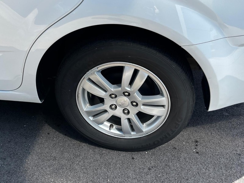Chevrolet Sonic Vehicle Image 07