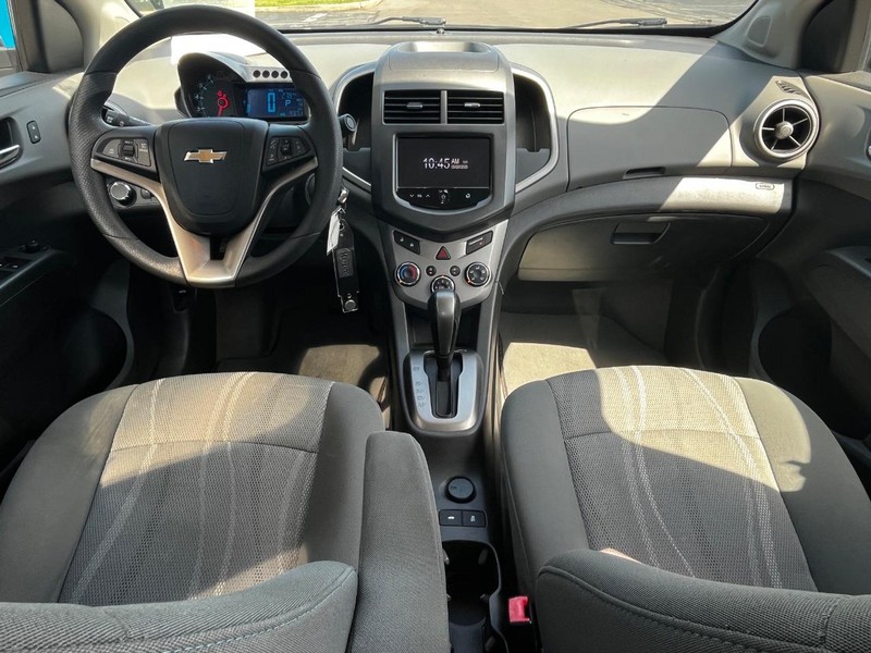 Chevrolet Sonic Vehicle Image 11