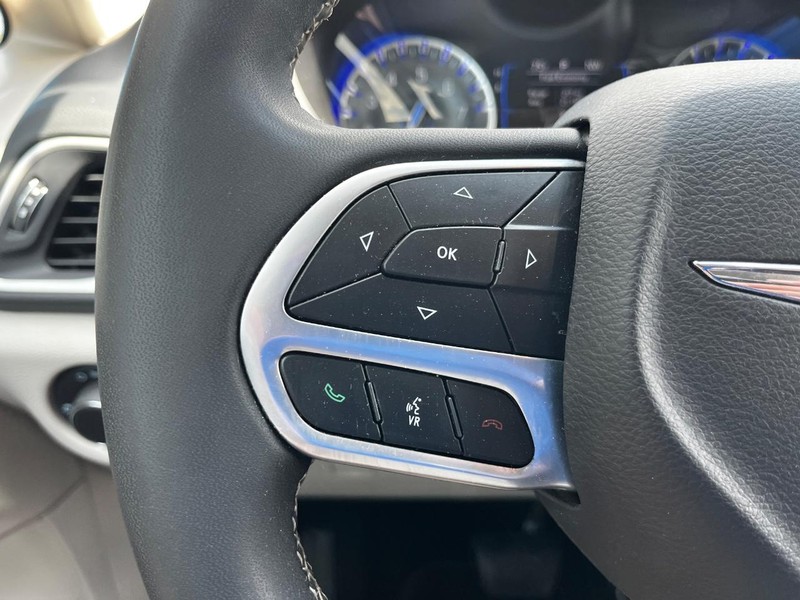 Chrysler Voyager Vehicle Image 17