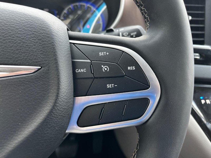 Chrysler Voyager Vehicle Image 18