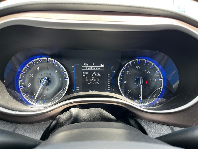 Chrysler Voyager Vehicle Image 19