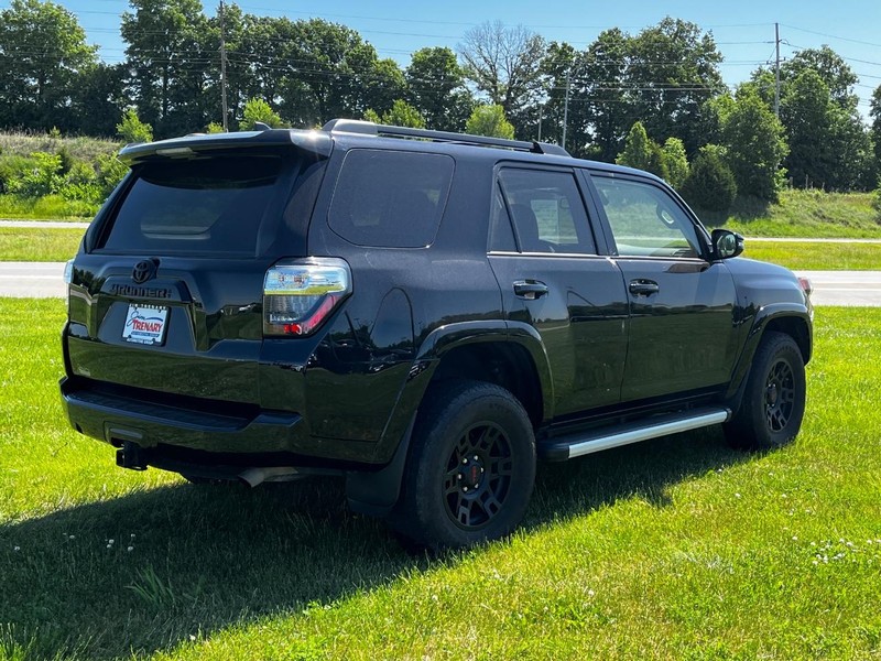 Toyota 4Runner Vehicle Image 03