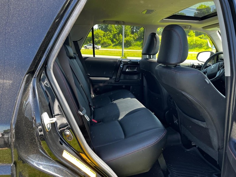 Toyota 4Runner Vehicle Image 10