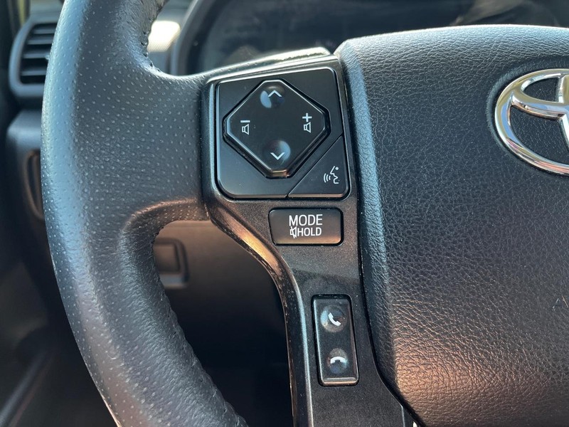 Toyota 4Runner Vehicle Image 16