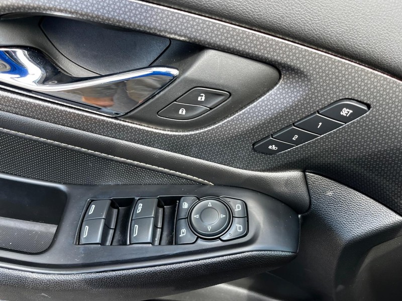 Chevrolet Traverse Limited Vehicle Image 17