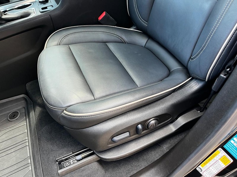 Chevrolet Traverse Limited Vehicle Image 18